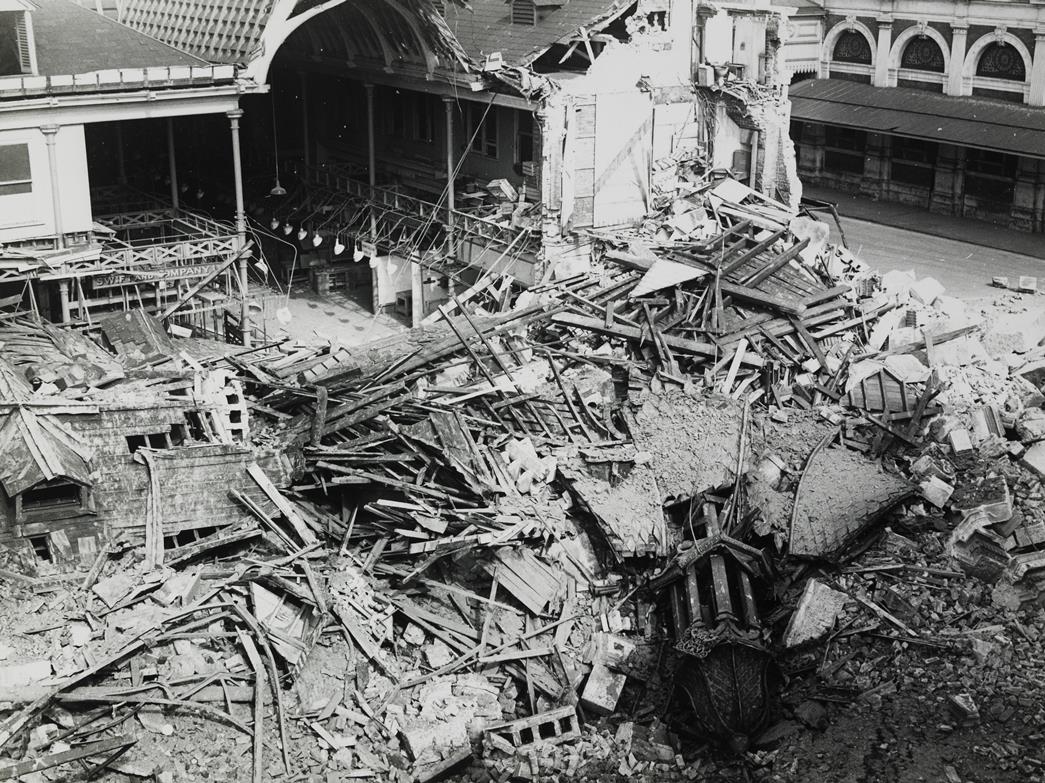 City bomb damage, Smithfield Market
Damage to Smithfield Market caused by a high explosive bomb at 3am, 11 September 1940. (ID no.: IN6781)
